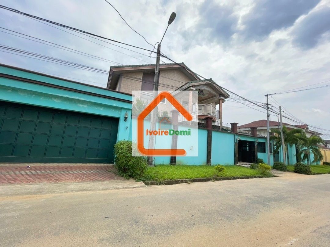*EN VENTE COCODY RIVIERA GOLF1*🇨🇮🏘 *COCODY RIVIERA GOLF I* *UNE SUPERBE VILLA DE 22 PI