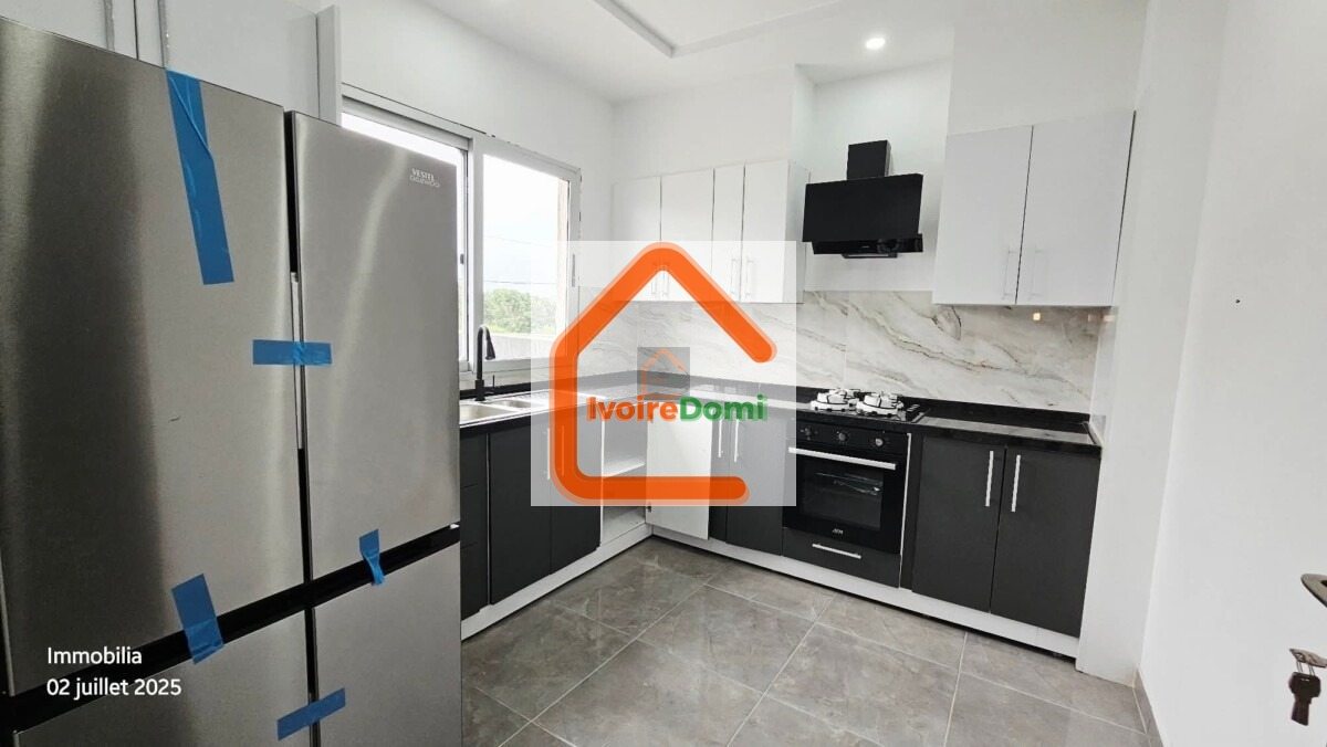 Belle villa duplex de 4 pièces située dans une cité résidentielle et calme, la cité Rosier