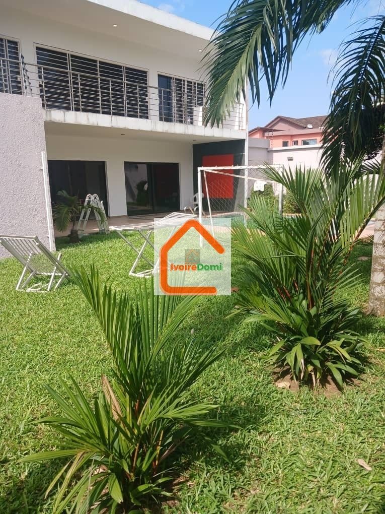 OU VENTE A LA RIVIERA GOLF 4 UNE BELLE VILLA DUPLEX DE 7-PIECES