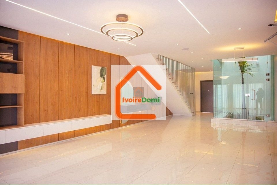 EN VENTE – Villa Duplex haut standing à Cocody Angré Nouveau CHU – ⁠04 chambres spacieuses