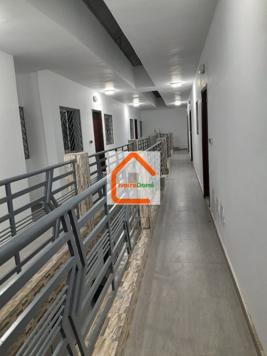 Appartement de 2p a angré nouveau chu derriere la pharmacie val d’Oise