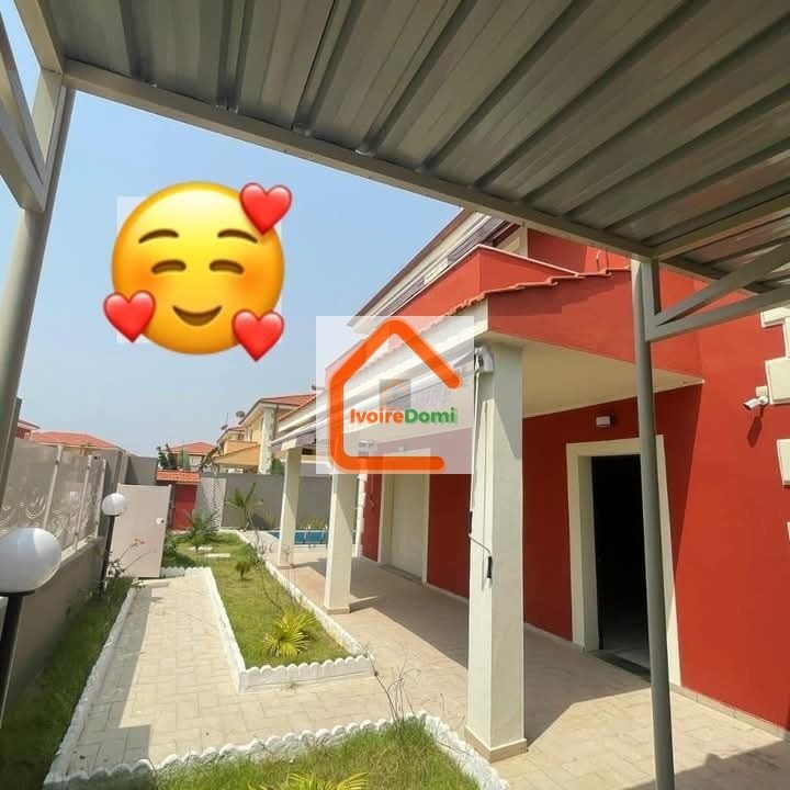 📍BASSAM CITÉ ITALIA MODESTE À louer villa 5 pièces + Piscine ✅Loyer 1300000 fcfa.