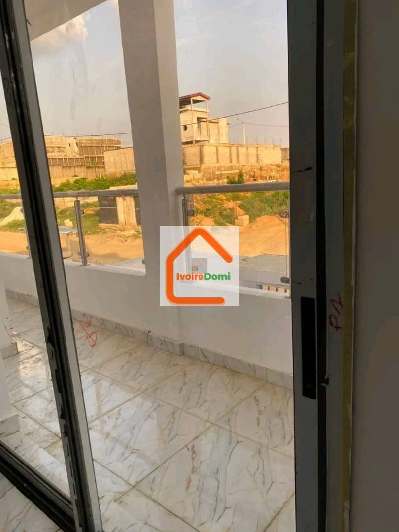 *COCODY ANGRÉ 10 EM TRANCHE* ENCORE UNE VILLA DISPONIBLE.