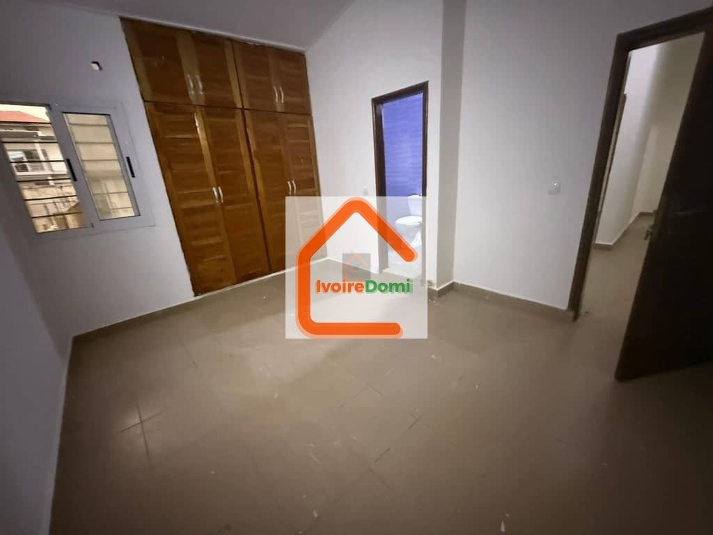 #LOCATION MAGNIFIQUE VILLA DUPLEX DE 6 PIÈCES COUR AVANT ET COUR DISPONIBLE À FAYA