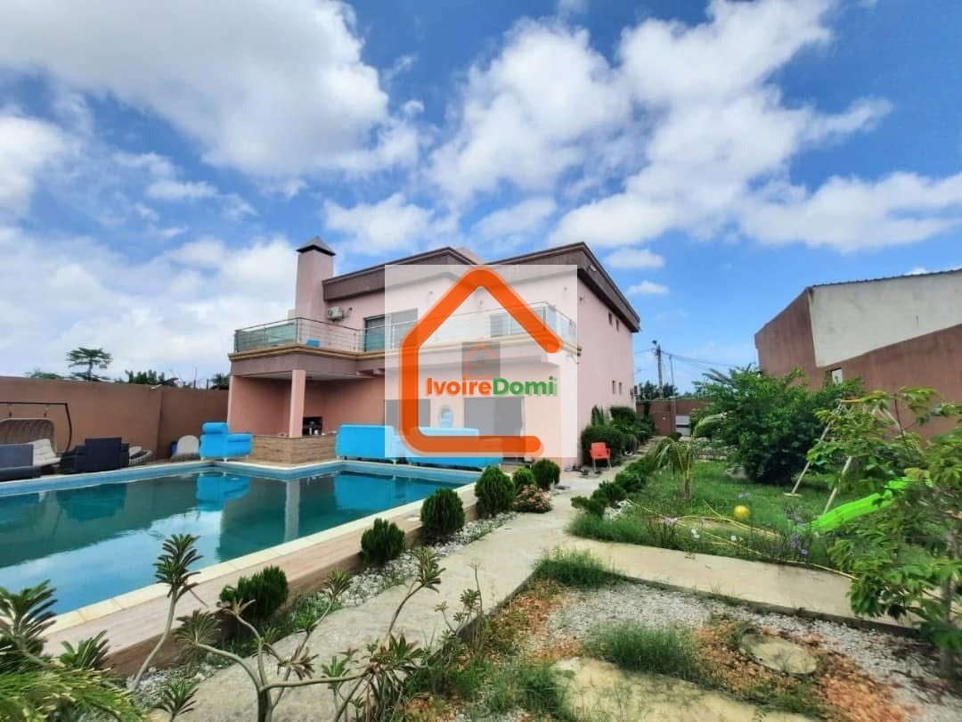 UN DUPLEX DE TYPE F7 EN VENTE A ABIDJAN A PORT-BOUET