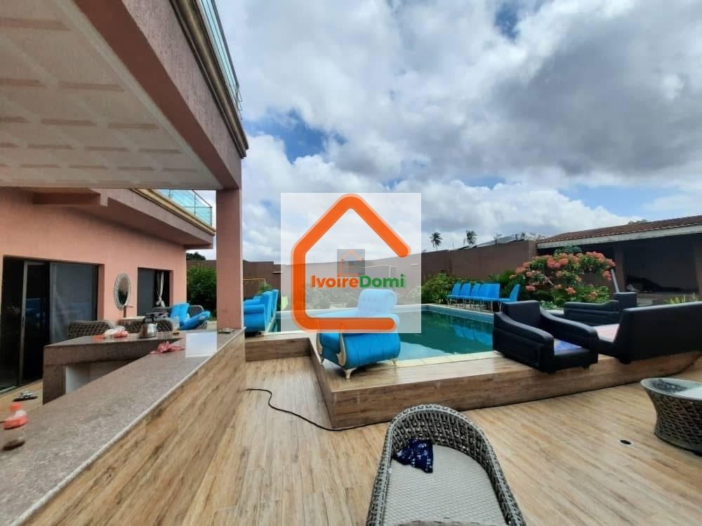 UN DUPLEX DE TYPE F7 EN VENTE A ABIDJAN A PORT-BOUET