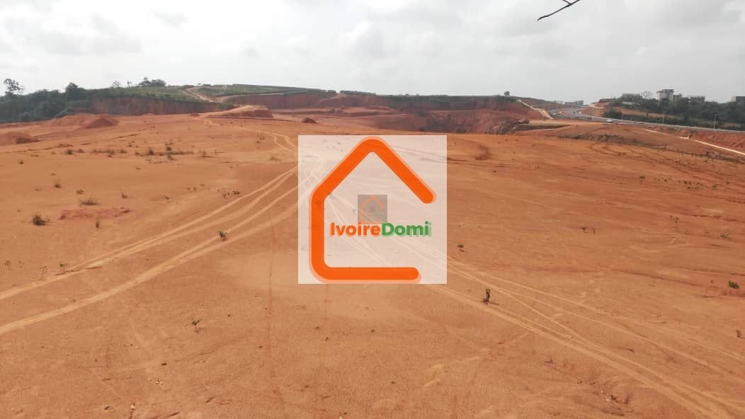 Terrain en vente à ANGRE