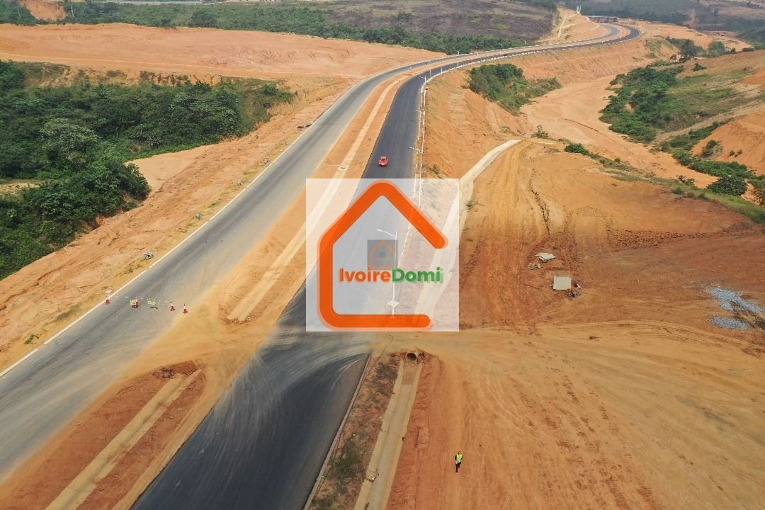 Terrain en vente à ANGRE