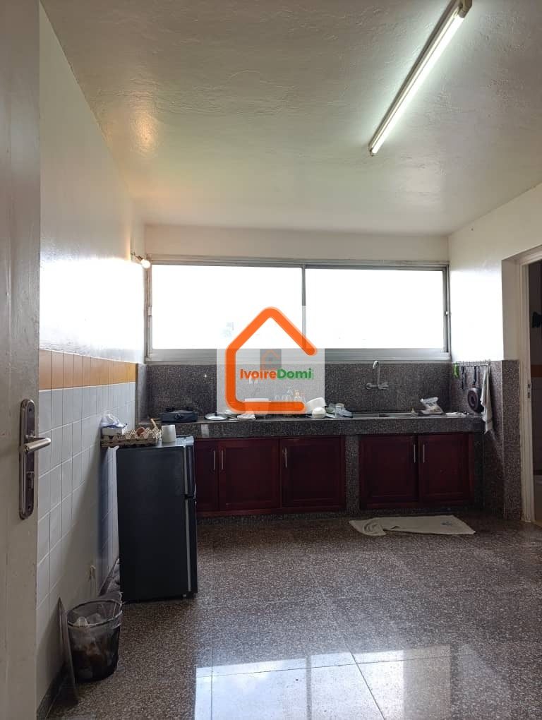 À la riviera golf dans les caddys, un grand appartement de 5 pièces au 5e étage