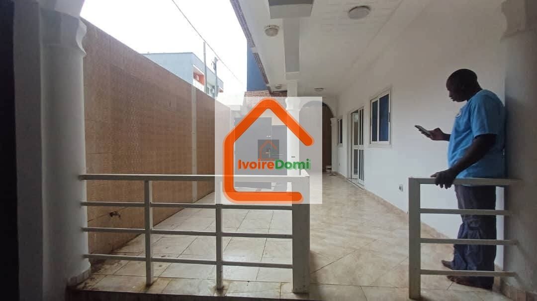 🏡 À LOUER – Spacieuse Villa Appartement de 4 pièces à Angré Nouveau CHU ! 🌿