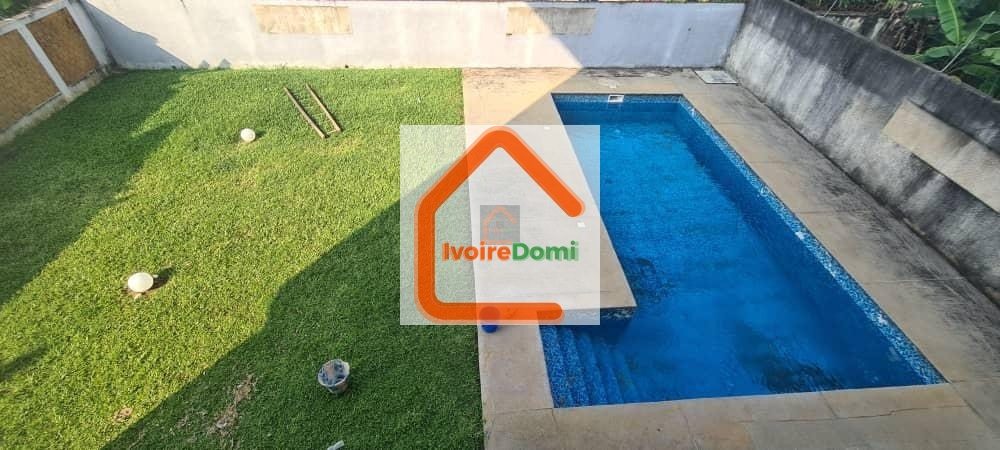 LOCATION, Riviera Bonoumin Une grande maison de 07 pièces disponible