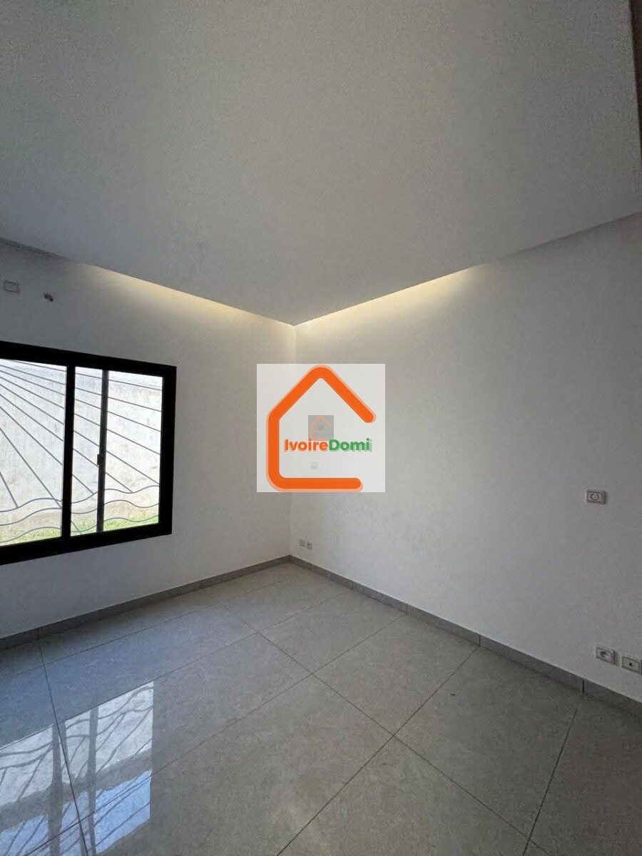 📍BASSAM🏡 À LOUER ✨Villa 5 pièces + Piscine ✅Loyer 800000 FCFA 📍 Grand-Bassam, Modeste