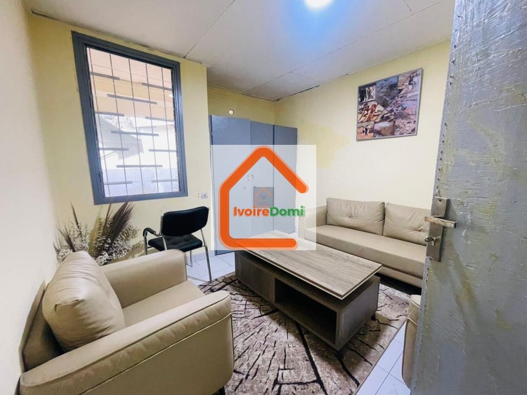En location Villa Basse 4 pièces avec 2 indépendance cour avant et arrière a ANGRÉ Sicogi