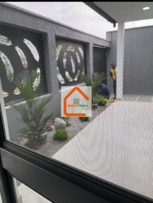 A FEKESSE BOULEVARD GADEAU KOFFI VILLA DUPLEX 5 PIÈCES*ANCIEN BOULEVARD