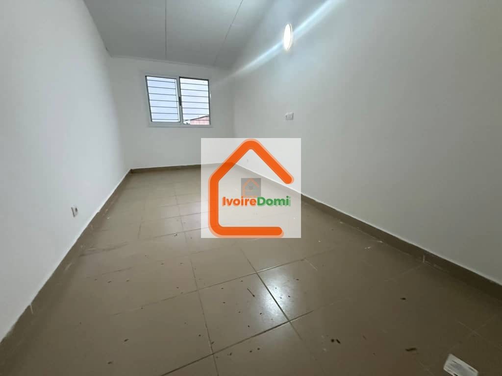 #LOCATION MAGNIFIQUE VILLA DUPLEX DE 6 PIÈCES COUR AVANT ET COUR DISPONIBLE À FAYA