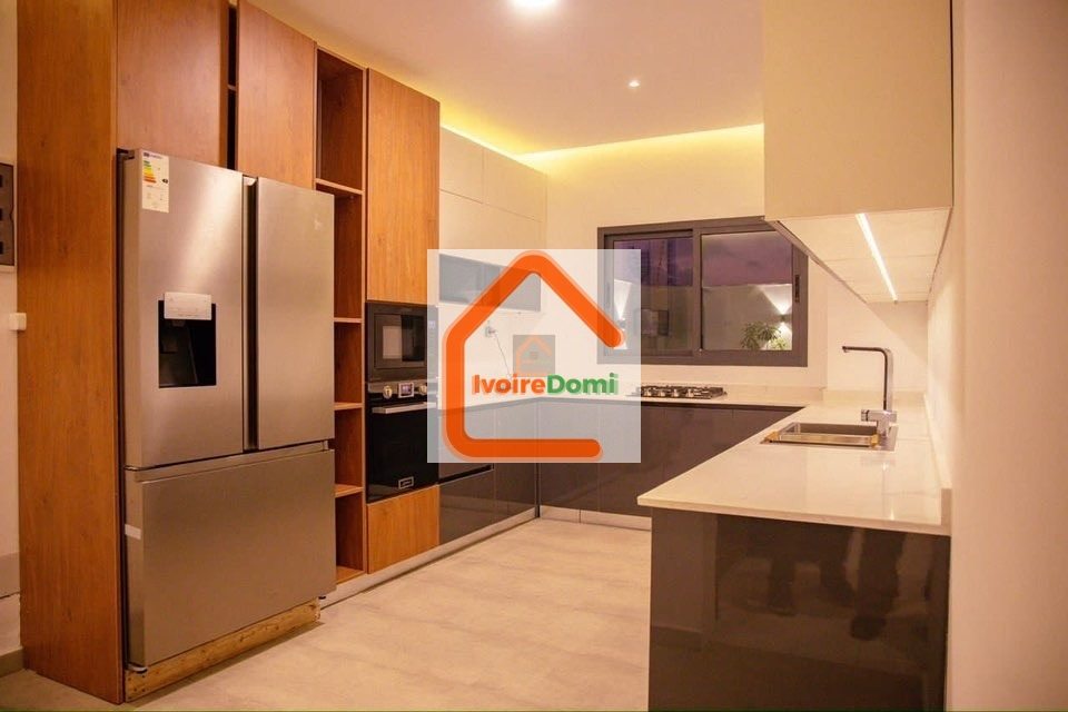 EN VENTE – Villa Duplex haut standing à Cocody Angré Nouveau CHU – ⁠04 chambres spacieuses