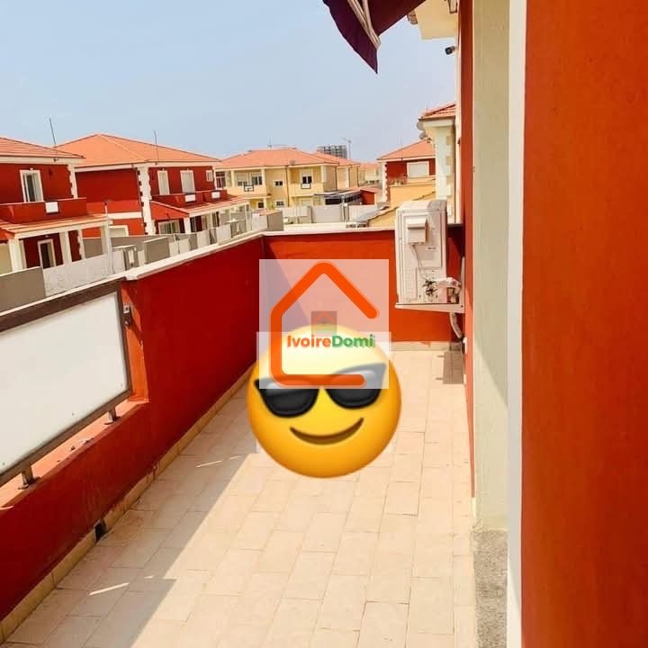 📍BASSAM CITÉ ITALIA MODESTE À louer villa 5 pièces + Piscine ✅Loyer 1300000 fcfa.