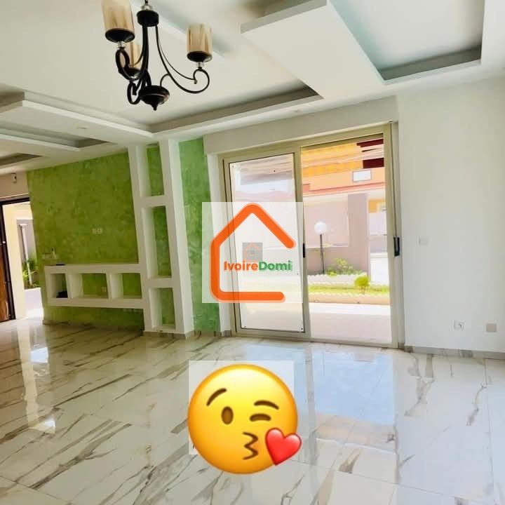 📍BASSAM CITÉ ITALIA MODESTE À louer villa 5 pièces + Piscine ✅Loyer 1300000 fcfa.