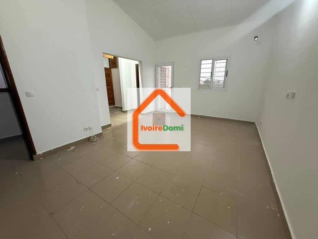 #LOCATION MAGNIFIQUE VILLA DUPLEX DE 6 PIÈCES COUR AVANT ET COUR DISPONIBLE À FAYA