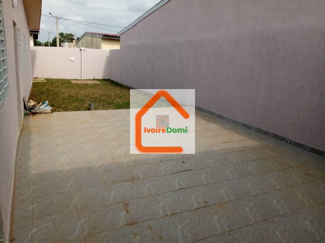 À LOUER – 3 Villas Basses de 4 Pièces à Bingerville, Cité Laurier 20 📍