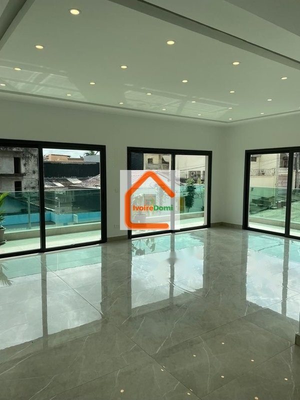 Location appartement 3pièces -Cocody-Angré