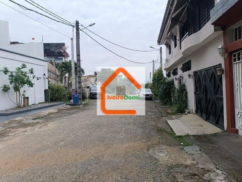 Vente villa duplex 5pièces -Cocody-Angré 8ème tranche