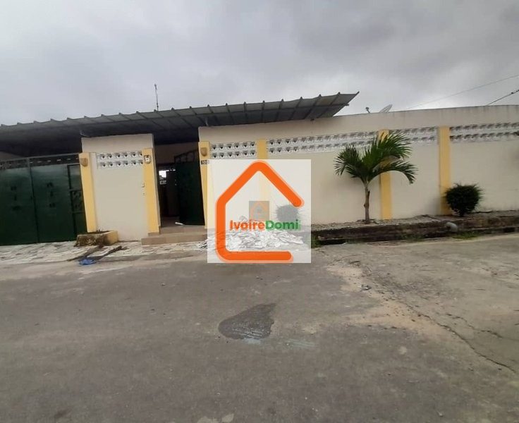 Location villa 4 pièces à Cocody Angré