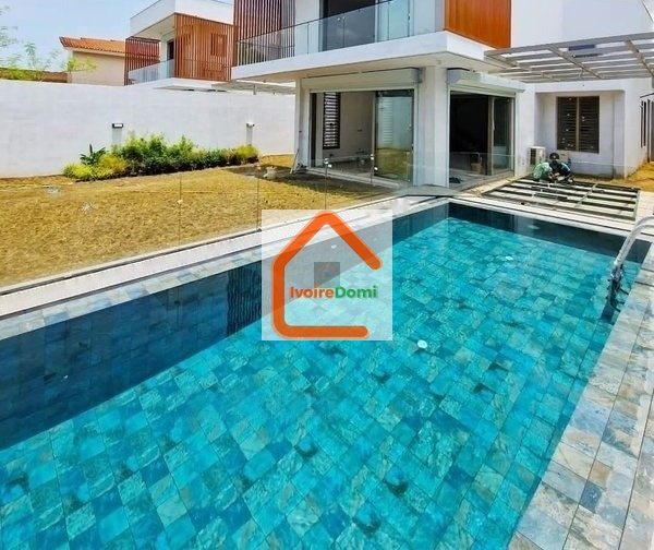Location villa duplex 5 pièces + piscine à Cocody-2 plateaux vallon