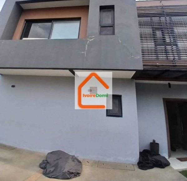 Location villa duplex 7pièces -Cocody les 2 plateaux
