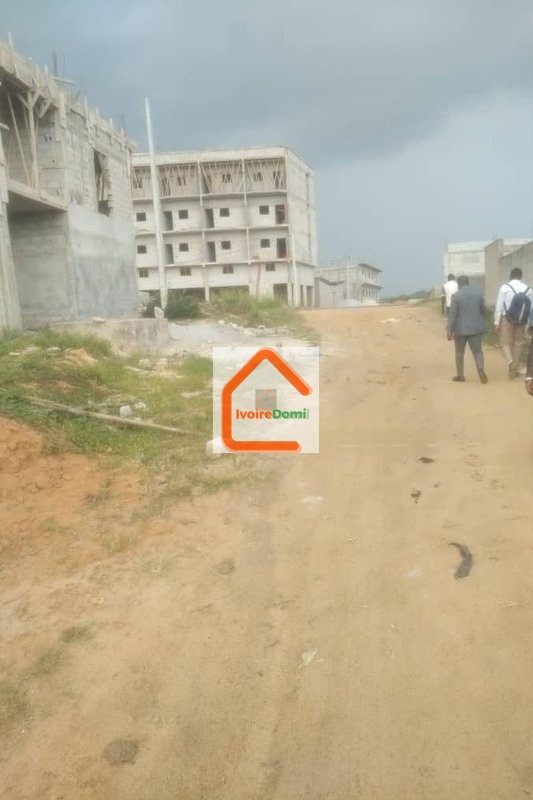 Terrain 400 m² + Attestation à Ebimpbé