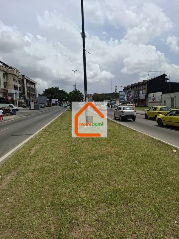 Terrain commercial 362m² -Boulevard latrille