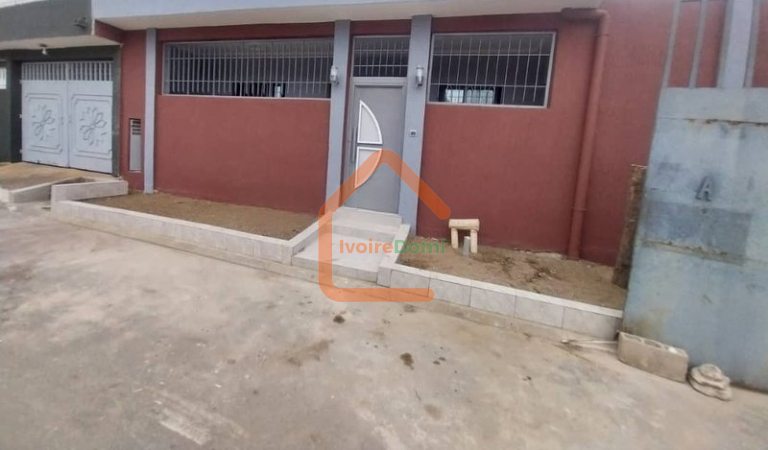 Location villa 4 pièces à Cocody-angré