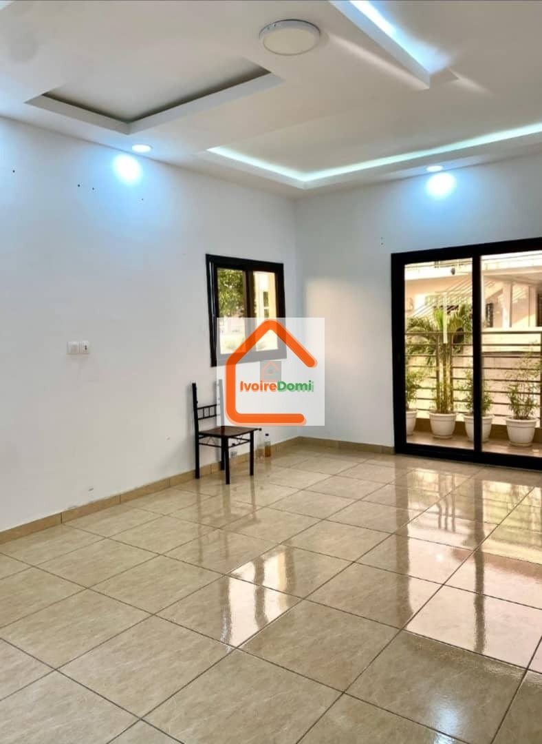 La villa de luxe avec nous actuellement.