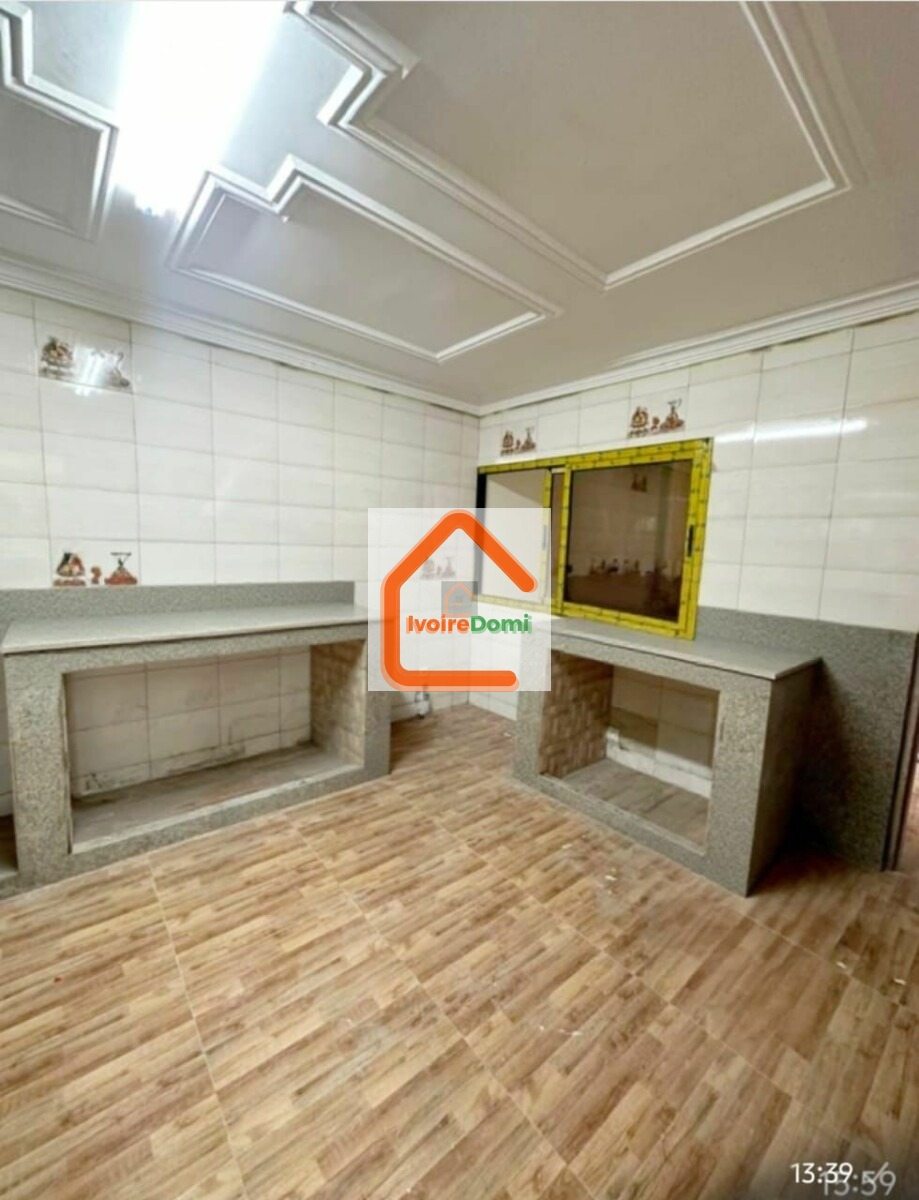 Une somptueuse villa duplex de 6 pièces à Cocody Riviéra Faya