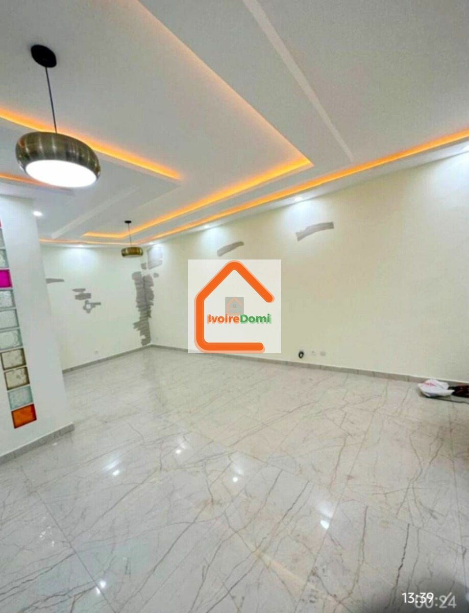 Une somptueuse villa duplex de 6 pièces à Cocody Riviéra Faya