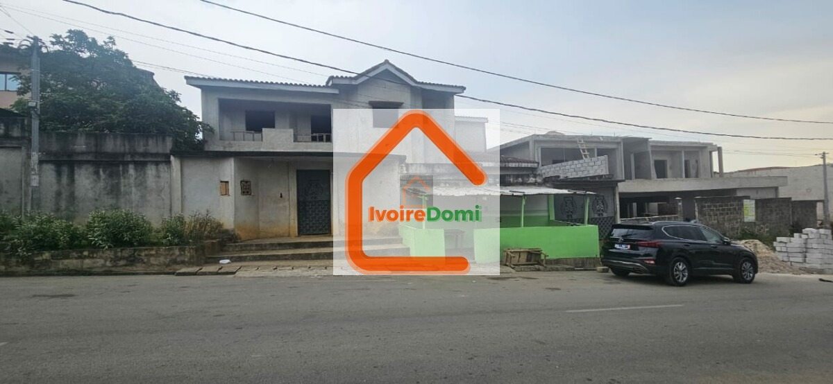 Terrain de 1000m2 à vendre Cocody Riviera Bonoumin à proximité d’Abidjan MALL