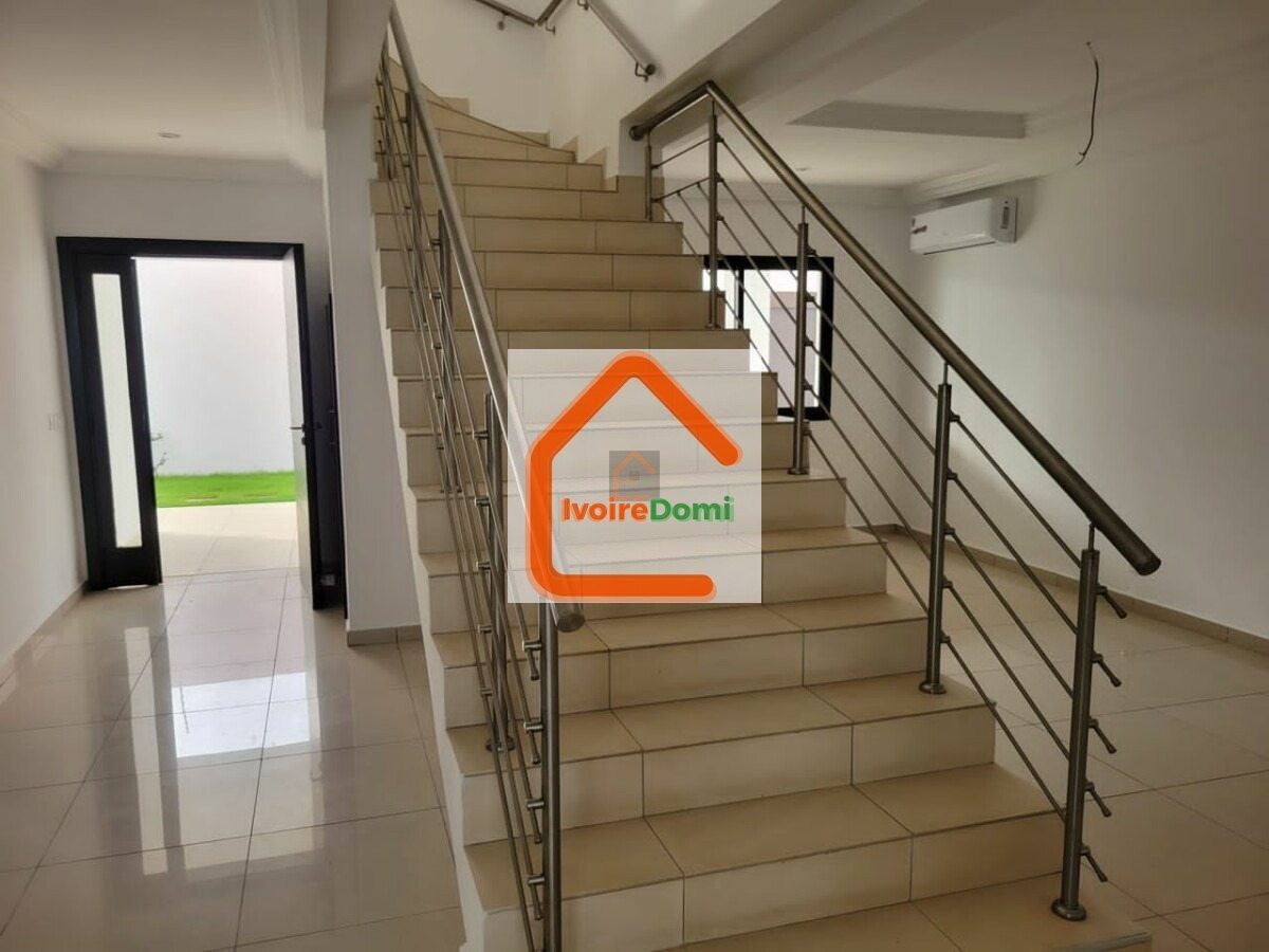 MAGNIFIQUE VILLA DUPLEX 7 PIÈCES + 2 DÉPENDANCES ANGRE GESTOCI – Cité ÉQUINOXE