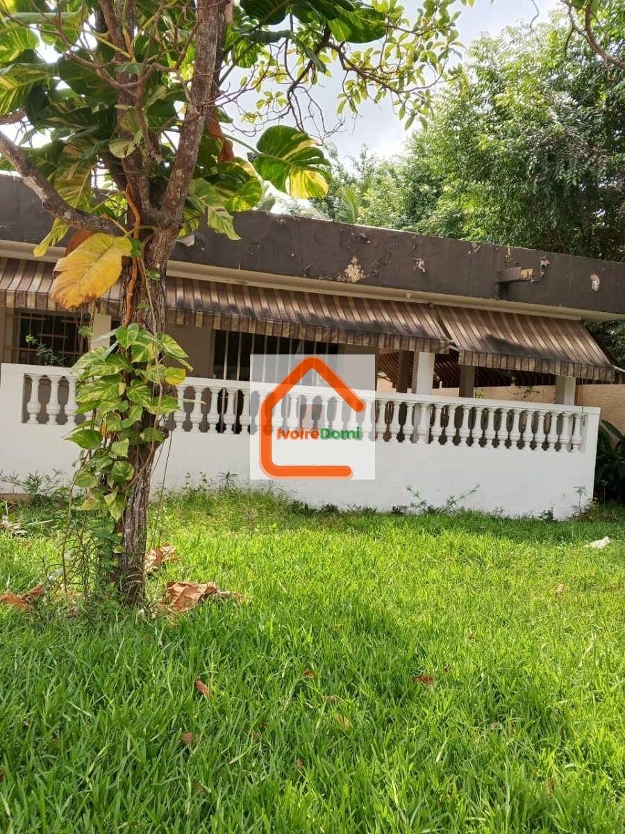 A louer, au niveau de 2 plateaux vallon vers 12 ème, une villa basse de 6 chambres autonomes
