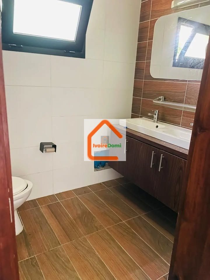 A VENDRE UNE BELLE VILLA DUPLEX 7 PIECES A LA RIVIERA FAYA JULES VERNES SUR 260M2