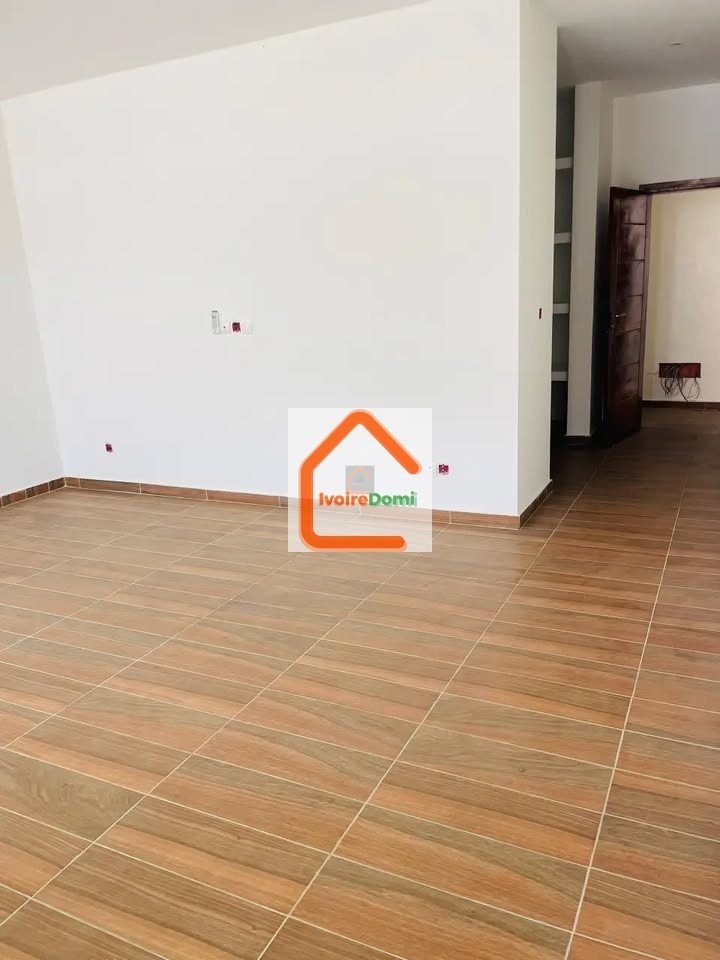 A VENDRE UNE BELLE VILLA DUPLEX 7 PIECES A LA RIVIERA FAYA JULES VERNES SUR 260M2