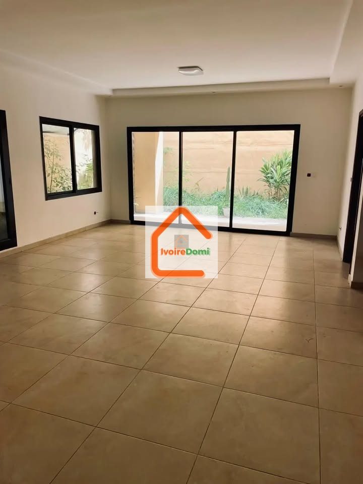 A VENDRE UNE BELLE VILLA DUPLEX 7 PIECES A LA RIVIERA FAYA JULES VERNES SUR 260M2