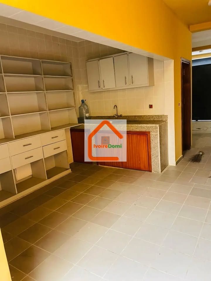 A VENDRE UNE BELLE VILLA DUPLEX 7 PIECES A LA RIVIERA FAYA JULES VERNES SUR 260M2