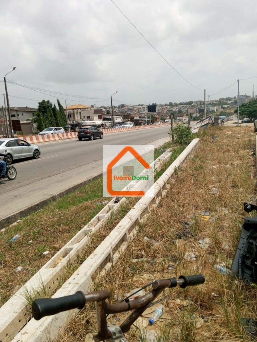 📍ROUTE BINGERVILLE CARREFOUR ADAMA FACE À LA CITÉ BELLE VUE A