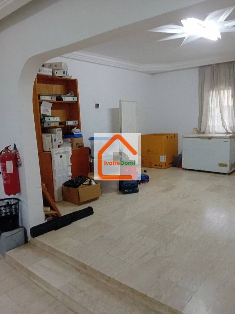 Villa 11 pièces à vendre à FAYA