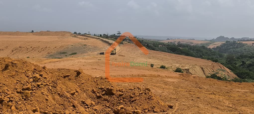 APPEL OFFICIEL AUX INVESTISSEURS & INSTITUTIONS 6 HECTARES STRATÉGIQUES À DJOROBITÉ 2 – Y4 EN VENTE