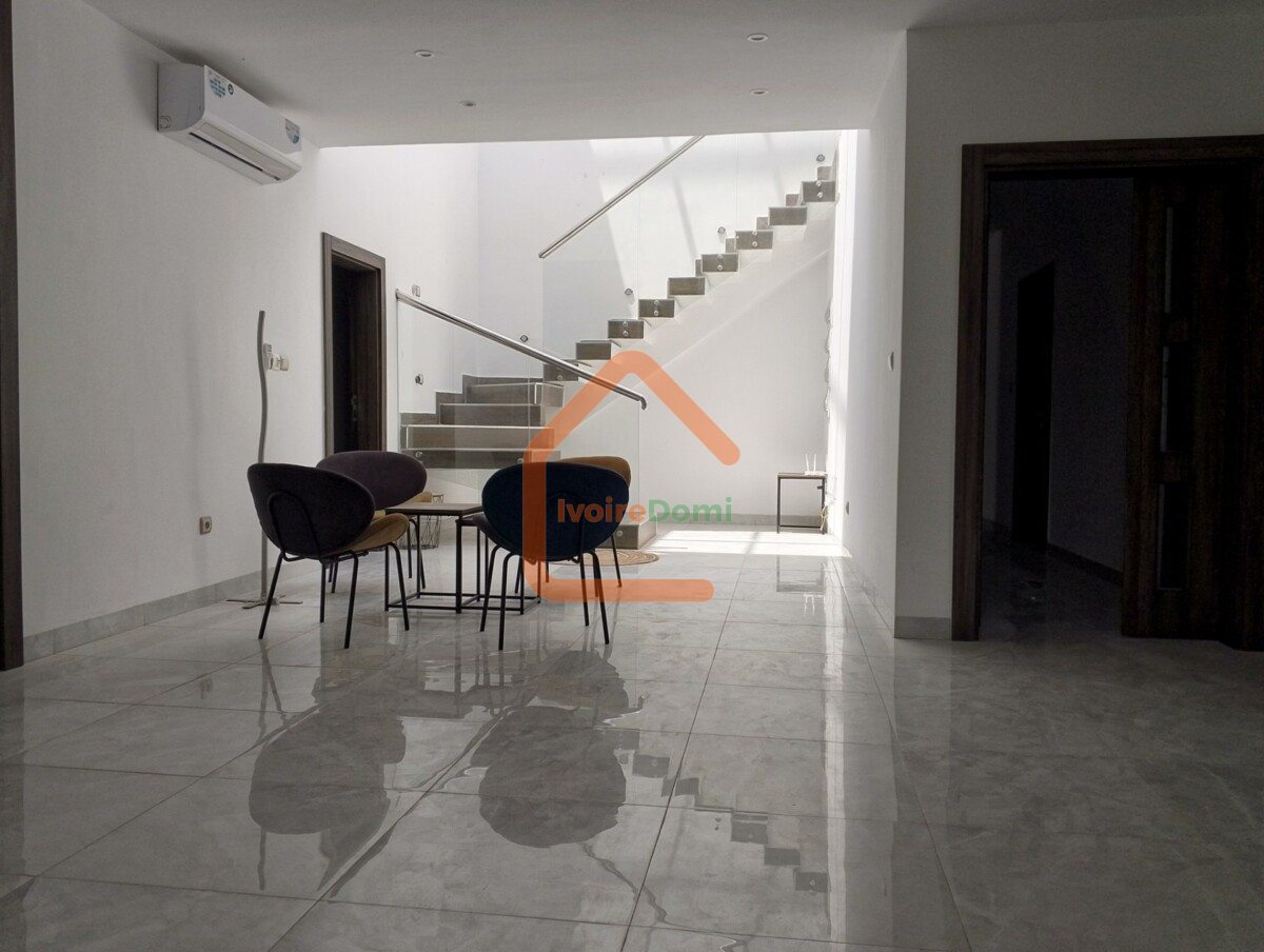 En vente une nouvelle villa F7 avec 2 apparts F2 a la riviera abatta résidentielle