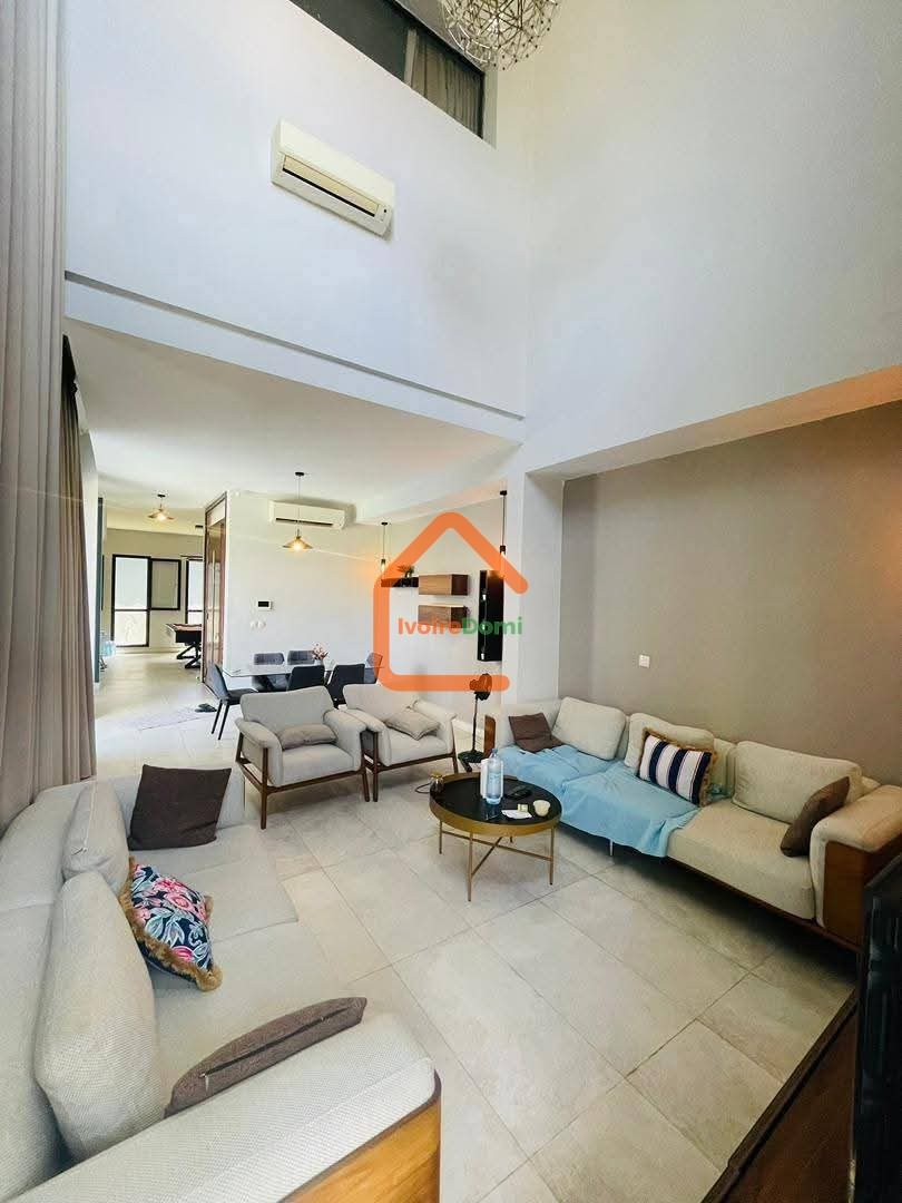 Vente d’une Villa Duplex de 5 pièces à Cocody Riviera palmeraie