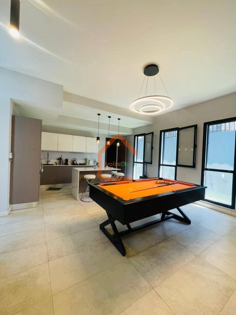 Vente d’une Villa Duplex de 5 pièces à Cocody Riviera palmeraie