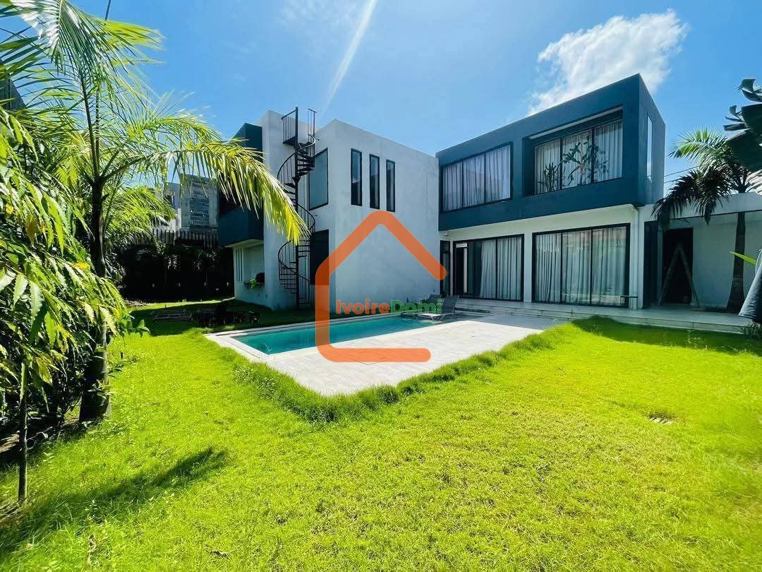 Vente d’une Villa Duplex de 5 pièces à Cocody Riviera palmeraie