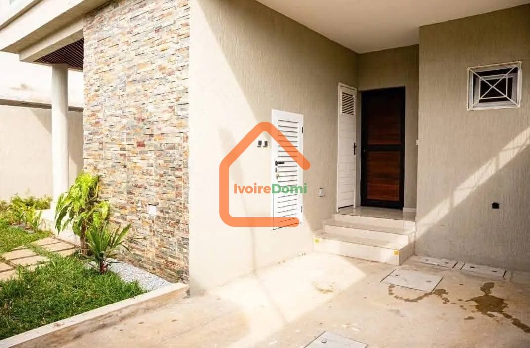 Vente d’une villa duplex de 5 pièces à Grand Bassam Mondoukou
